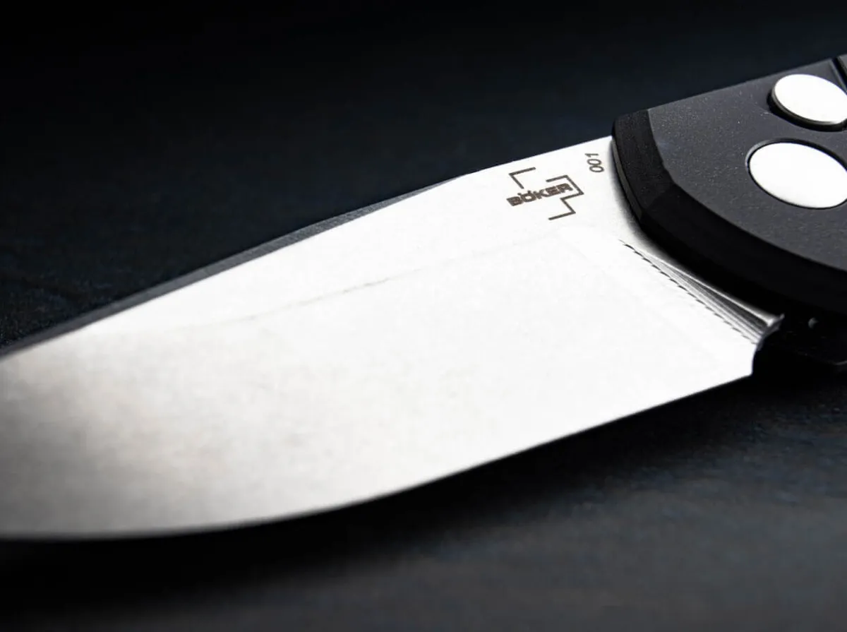 Hot Böker Plus Karakurt Black